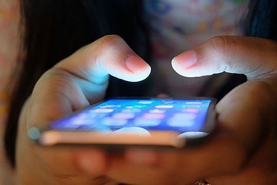 Dành 5 giờ mỗi ngày cho điện thoại có khả năng bị béo phì tới 43%