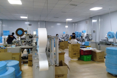 Bắt quả tang vụ sản xuất hàng trăm ngàn chiếc khẩu trang giả hiệu 3M 