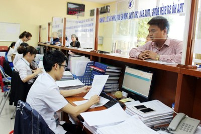 Cải cách thủ tục hành chính nhìn từ xây dựng chế độ, chính sách làm việc tại bộ phận một cửa