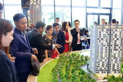 Bất động sản trong tình thế "nội công, ngoại kích"?