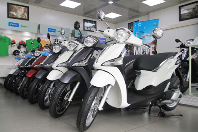 Xe máy bán chậm, nhiều hãng giảm giá