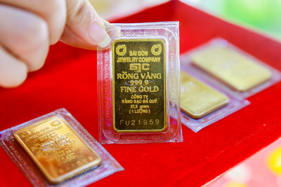 Vàng SJC đồng loạt điều chỉnh giảm, mất mốc 67 triệu đồng/lượng