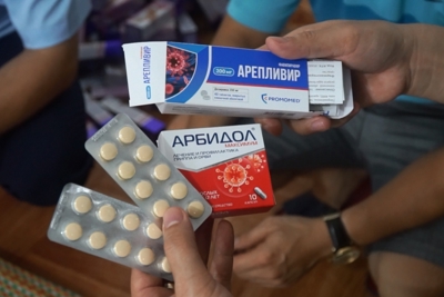 Tạm giữ hàng trăm hộp thuốc điều trị COVID-19 không rõ chất lượng