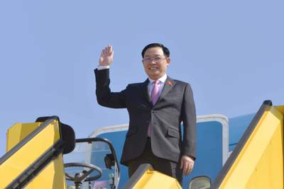 Chủ tịch Quốc hội tới Áo, bắt đầu tham dự Hội nghị các Chủ tịch Quốc hội thế giới