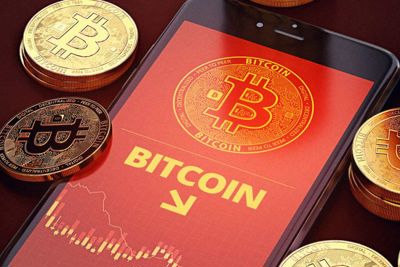 Bitcoin suy yếu, thị trường rơi vào "chảo lửa"