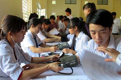 Đẩy mạnh vận động tham gia bảo hiểm y tế học sinh, sinh viên