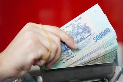 Lo lãi vay tăng mạnh