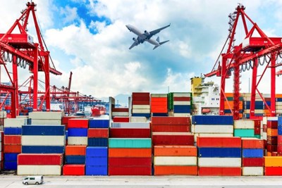Xuất siêu trở lại với 1,1 tỷ USD