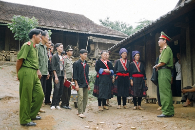 Chế độ phụ cấp đối với cán bộ trong lực lượng vũ trang công tác vùng đặc biệt khó khăn