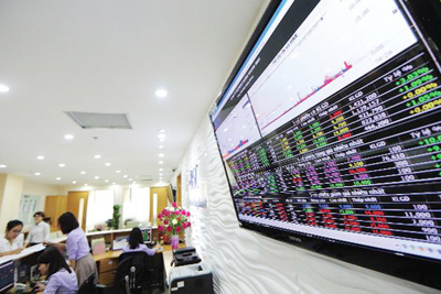 Tìm cơ hội trên thị trường chứng khoán
