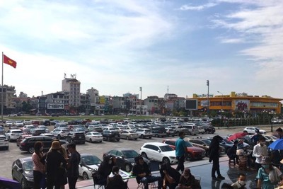 Sốt đất quay trở lại các địa phương