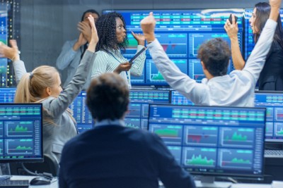 Thị trường chứng khoán khởi đầu năm tài chính 2020 trong trạng thái tích cực