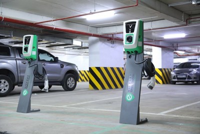 Đồng thuận đề xuất của Bộ Tài chính không thu lệ phí trước bạ ô tô điện chạy pin trong 3 năm
