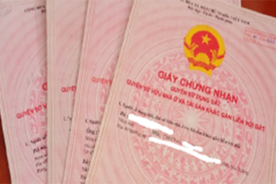 Triệt phá nhóm lừa đảo đánh tráo giấy chứng nhận quyền sử dụng đất