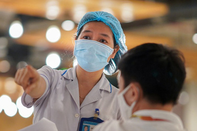 Cách sử dụng 3 nhóm thuốc để điều trị F0 trên 18 tuổi tại nhà