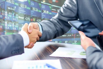 Bất chấp thị trường sụt giảm, doanh nghiệp bán hết 100% khối lượng cổ phần chào bán