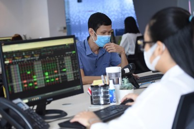 Tâm lý nhà đầu tư ổn định trở lại, chứng khoán có thêm phiên tăng điểm quan trọng
