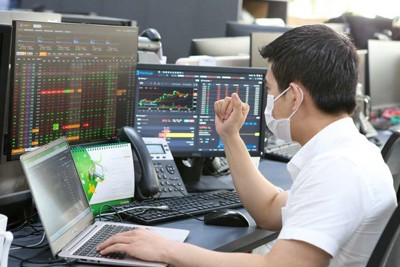 Phát triển thị trường chứng khoán ổn định, hoạt động an toàn, hiệu quả