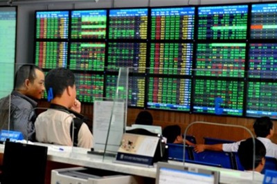 Tiếp tục quản lý giám sát chặt chẽ hoạt động các tổ chức kinh doanh chứng khoán