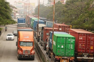 Khẩn cấp thông đường cho hàng hóa, nguyên liệu sản xuất