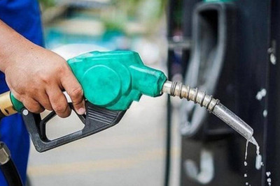 Giảm 10% thuế nhập khẩu ưu đãi xăng động cơ, không pha chì