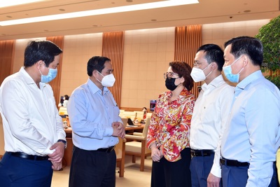 Đối mặt với khó khăn, không được đánh mất đi sự lạc quan, bản lĩnh và niềm tin