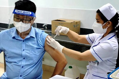 [Infographics] Phân nhóm người nguy cơ nhiễm COVID-19 