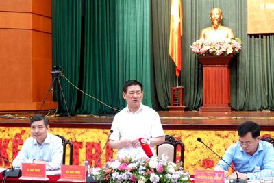 Sửa đổi tiêu chuẩn, định mức sử dụng xe ô tô công phù hợp với thực tế