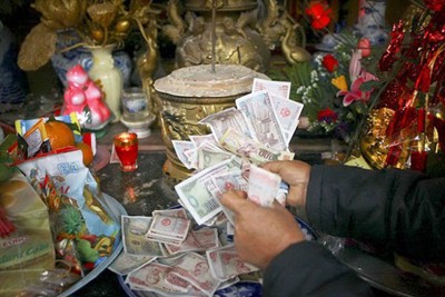 Quản lý, sử dụng các khoản tiền công đức tại các cơ sở tín ngưỡng, tôn giáo
