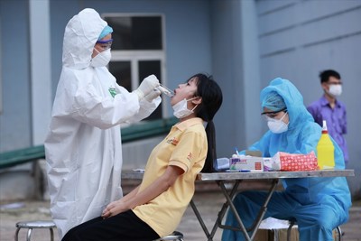 Giảm gánh nặng phí xét nghiệm COVID-19 đối với những người có bệnh mãn tính