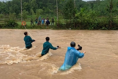 Tập trung khắc phục hậu quả, ứng phó với áp thấp nhiệt đới, mưa lũ tại miền Trung