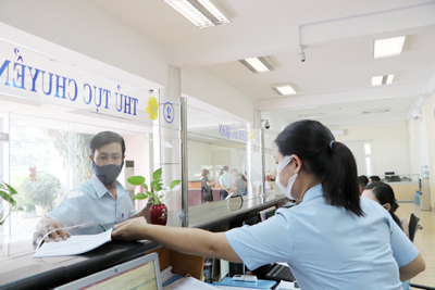 Đấu tranh với thủ đoạn lợi dụng tờ khai luồng xanh để buôn lậu, gian lận thương mại