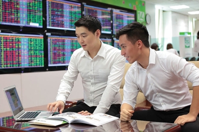 Thị trường chứng khoán lập đỉnh mới nhờ sự nâng đỡ từ nhóm Bất động sản