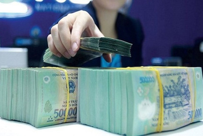 Lãi suất ngân hàng tiếp tục điều chỉnh giảm nhẹ, lợi suất trái phiếu chính phủ nhích tăng