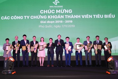 Tổ chức hội nghị thành viên năm 2019 và vinh danh 10 công ty chứng khoán  tiêu biểu 2018 - 2019