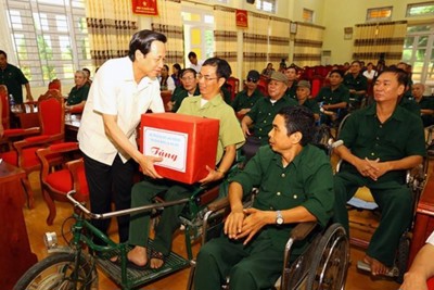 Dành 460 tỷ đồng tặng quà cho người có công dịp Tết Nguyên đán 2023