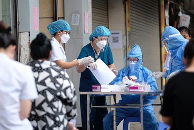 Giám sát, xét nghiệm các trường hợp nguy cơ cao về từ vùng dịch