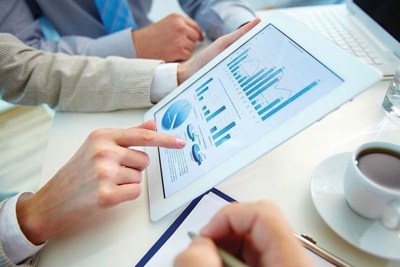 Công bố thông tin định kỳ về công ty đầu tư chứng khoán đại chúng ra sao?