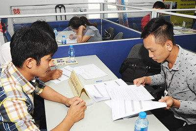 Tránh bẫy lừa xuất khẩu lao động