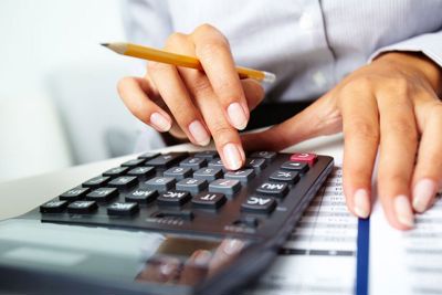 Bị phạt 90 triệu đồng vì giao dịch cổ phiếu không báo cáo, công bố thông tin