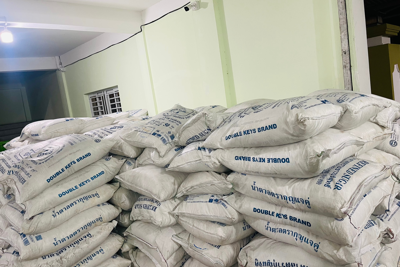Tạm giữ 79 tấn đường cát do Thái Lan sản xuất đang trên đường vận chuyển tiêu thụ