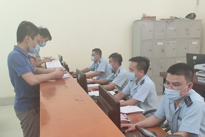 Hải quan Vũng Áng tiếp nhận và xử lý 4.000 tờ khai cho doanh nghiệp