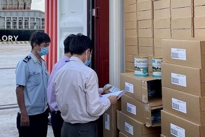 Hải quan TP. Hồ Chí Minh đàm phán miễn phí lưu kho, bãi cho nhiều lô hàng viện trợ