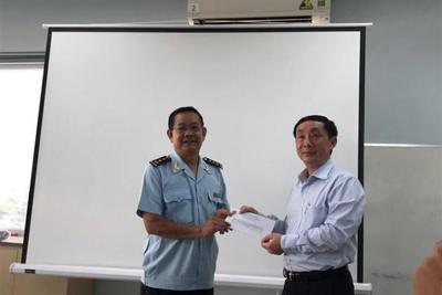 Thưởng nóng đơn vị bắt giữ vụ buôn lậu iPhone 