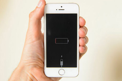 Apple bị phạt 25 triệu euro vì làm chậm iPhone