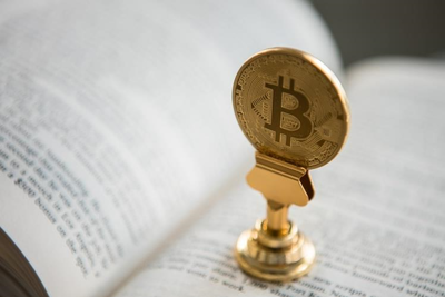 Bitcoin vượt 10.000 USD giữa cơn địa chấn virus corona 