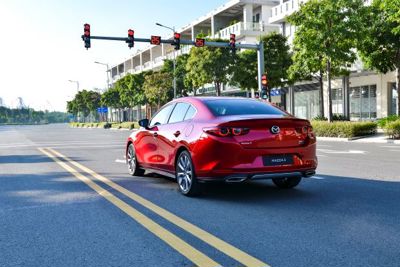 5 mẫu xe bán chạy nhất Việt Nam, cuộc đua giữa xe Hàn và xe Nhật