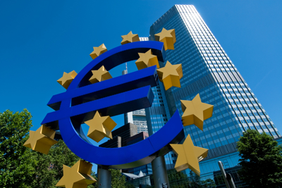 ECB có thể cần làm dịu tác động của lãi suất âm