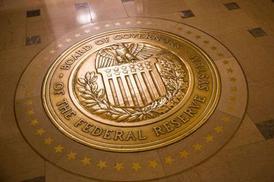  Fed công bố tiếp tục tung gói hỗ trợ tài chính 2.300 tỷ USD cho doanh nghiệp nhỏ và vừa 