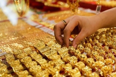  Giá vàng đi ngang chờ cuộc họp của Fed 